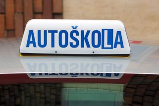 KVÍZ: Zbrusu nové otázky, které se chystají do autoškol. Uspěli byste? - Novinky